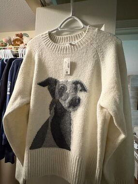 Cream Crewneck Sweater with Gray Dog Motif